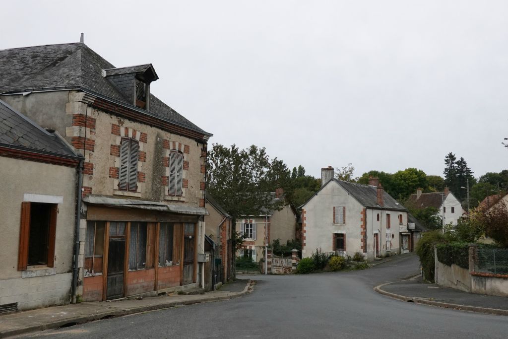 Barlieu, village presque déserté du Berry